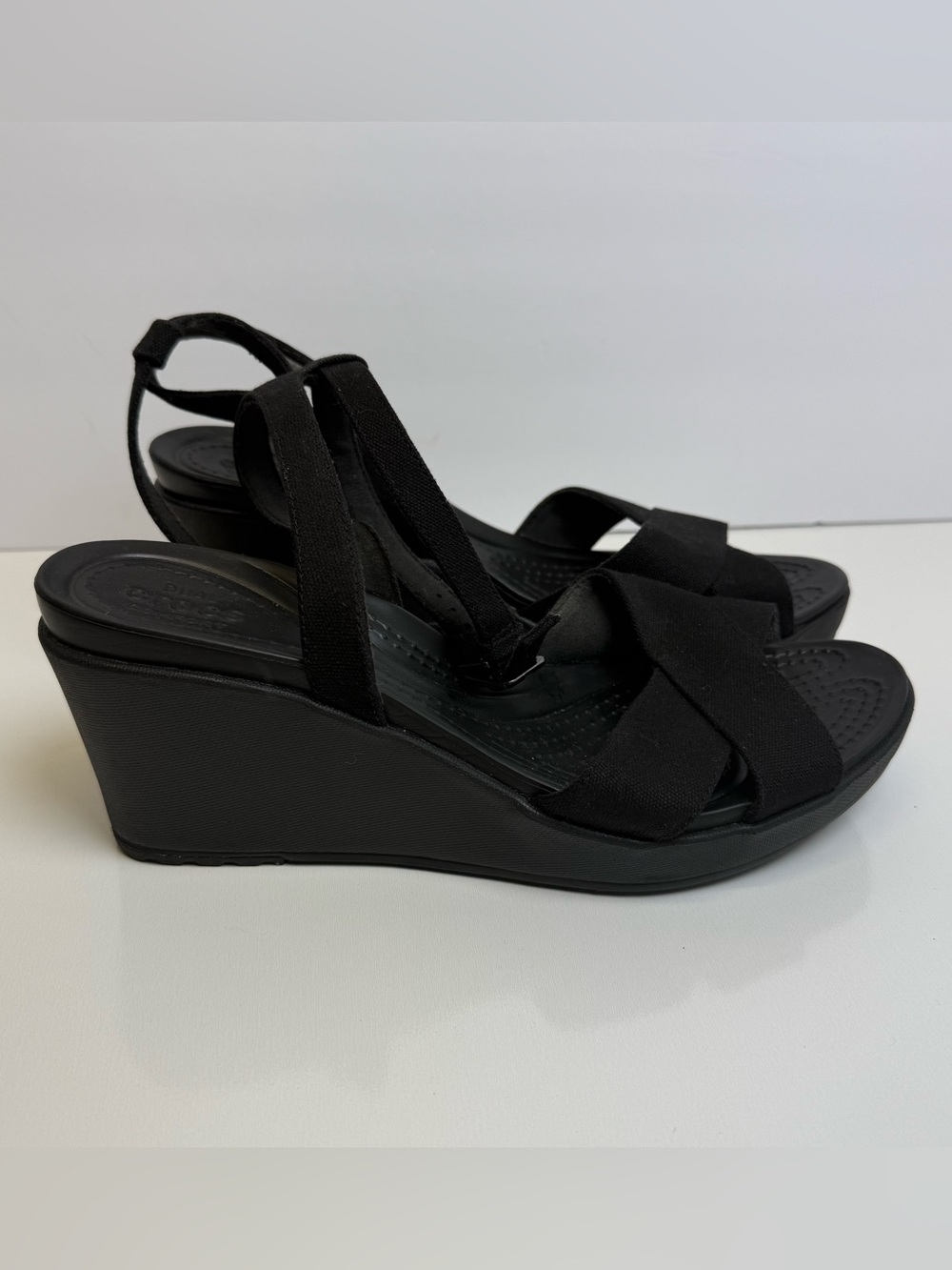 Crocs Leigh Wedge Sandals Womens Size 10 Black Ankle Strap Open Toe Heel Open